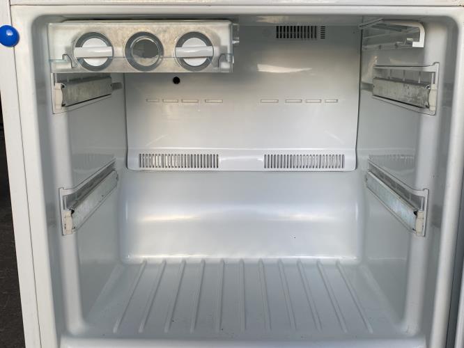 Second-hand Westinghouse 430L Bottom Mount Fridge - Photo 4)