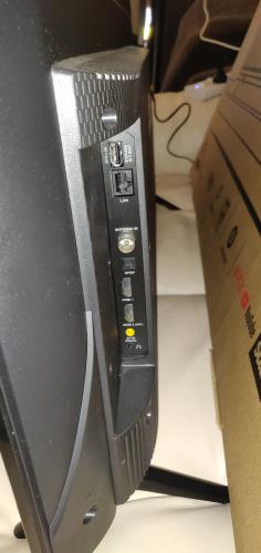 Second-hand FFalcon 40 Inch Smart TV - Photo 4)