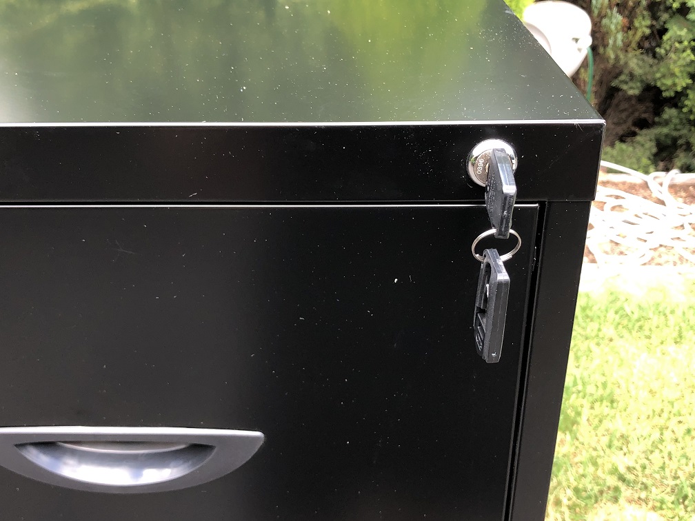 Lockable 4 Drawer Filing Cabinet - Photo 4)