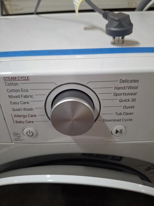 Second-hand LG 7.5kg Front Load Washing Machine - Photo 4)