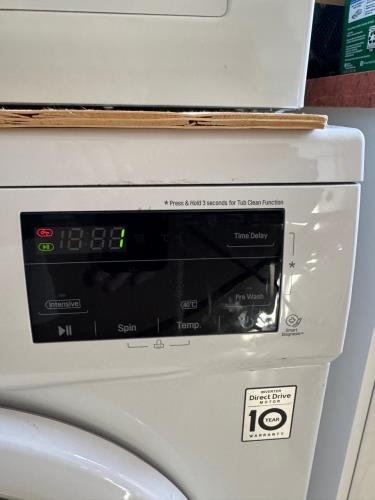 Second-hand LG 7kg Front Load Washing Machine - Photo 4)