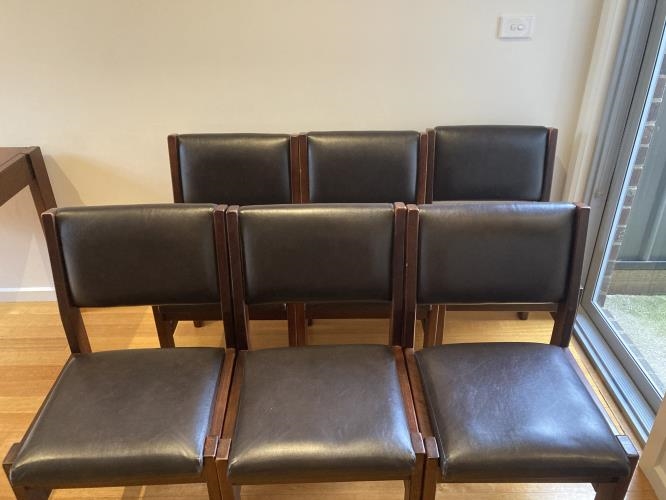Second-hand Dining Table with 6 Chairs - Photo 4)