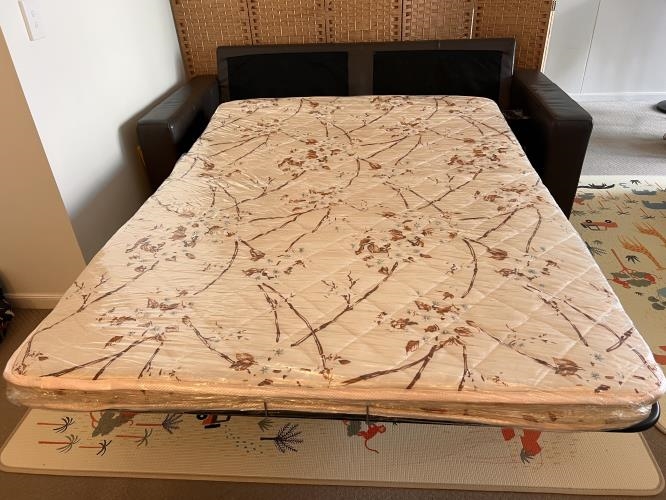 Second-hand Sofa Bed - Photo 4)