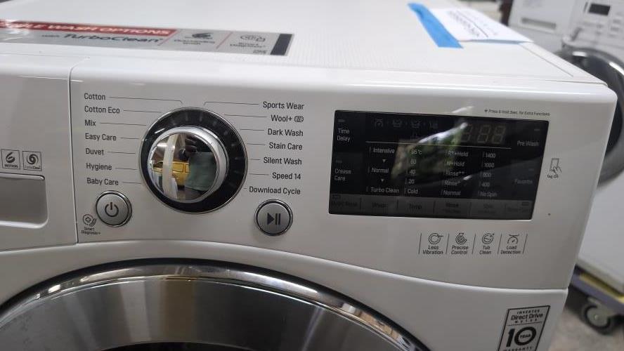 Second-hand LG 8kg Front Load Washing Machine - Photo 4)