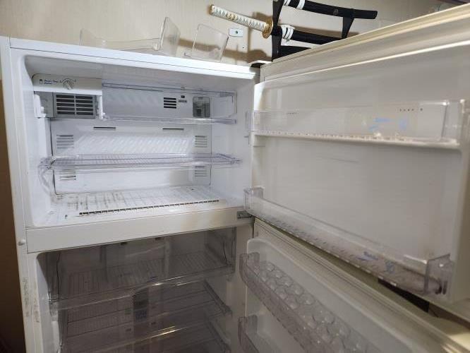 Second-hand General Electric 351L Top Mount Fridge - Photo 4)