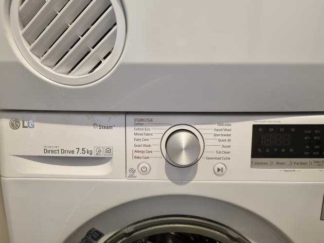 Second-hand LG 7.5kg Front Load Washing Machine - Photo 4)