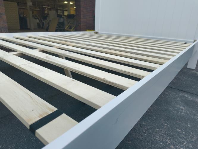 Second-hand Queen Size Bed Frame - Photo 4)