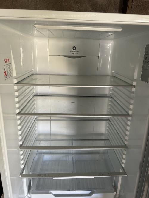 Second-hand Fisher & Paykel 403L Bottom Mount Fridge - Photo 4)