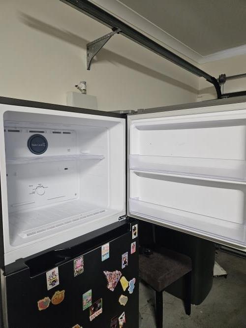 Second-hand Samsung 400L Top Mount Fridge - Photo 4)