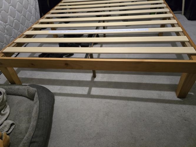 Second-hand Queen Size Bed Frame - Photo 4)