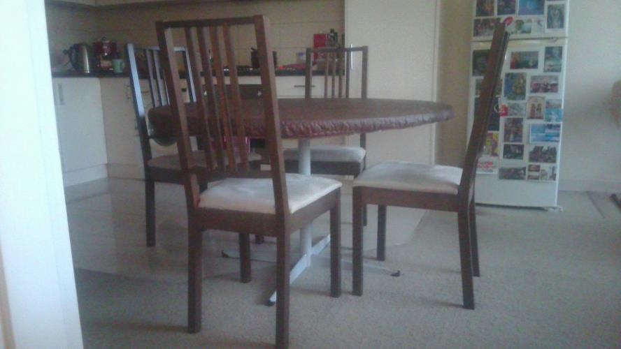 Second-hand Dining Table with 4 Chairs - Photo 4)