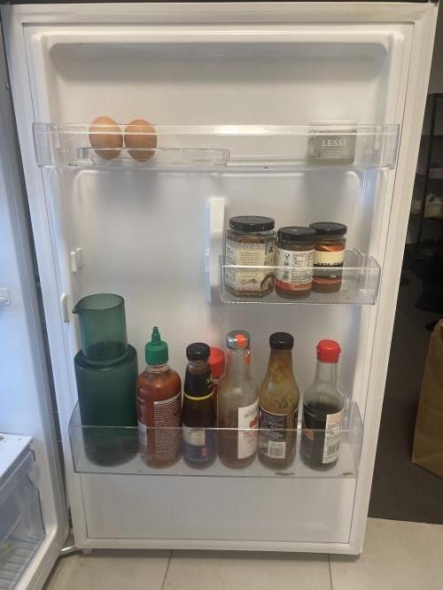 Second-hand Chiq 202L Top Mount Fridge - Photo 4)