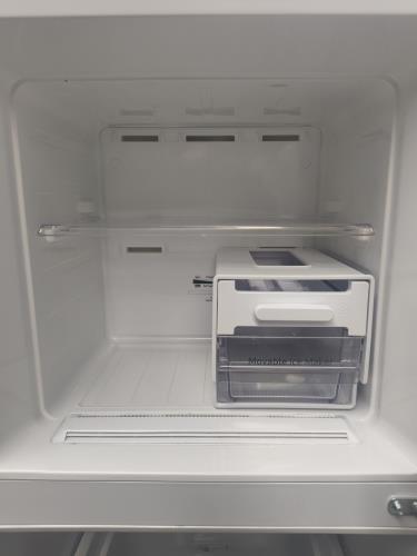 Second-hand Samsung 250L Top Mount Fridge - Photo 4)