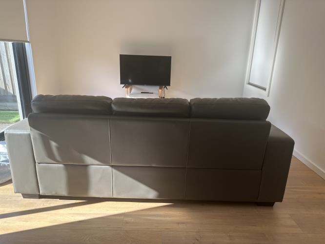 Second-hand Three Seater Sofa - Photo 4)