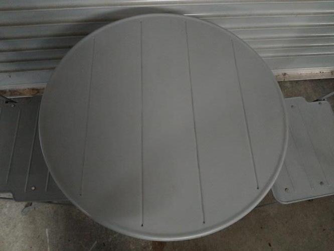Second-hand IKEA Outdoor Table with 2 Chairs - Photo 4)