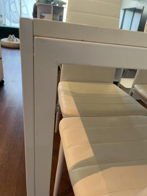 Second-hand Dining Table with 4 Chairs - Photo 4)