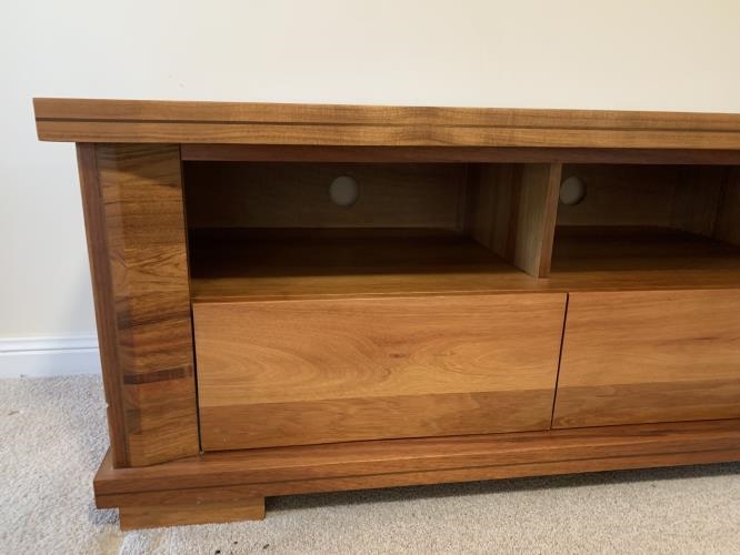 Second-hand Entertainment Unit - Photo 4)