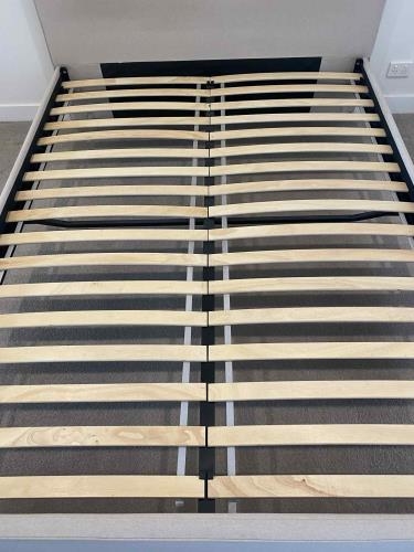 Second-hand IKEA Queen Size Bed Frame - Photo 4)