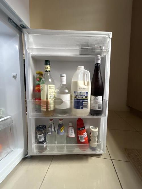 Second-hand Esatto 203L Top Mount Fridge - Photo 4)