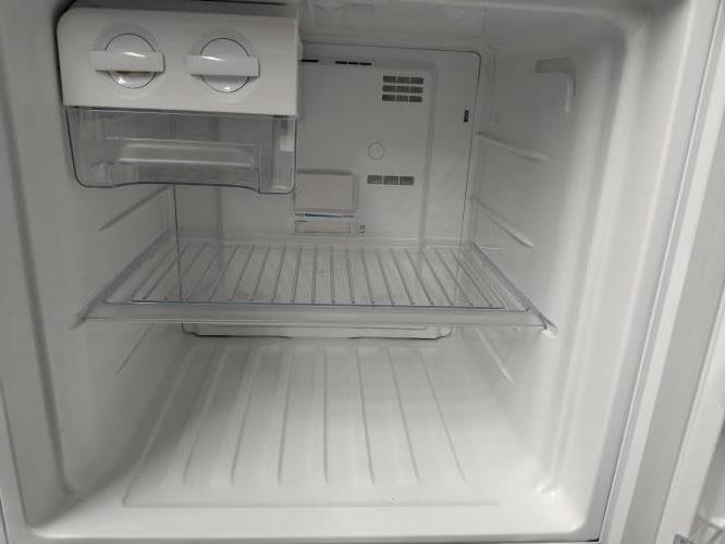 Second-hand Westinghouse 231L Top Mount Fridge - Photo 4)