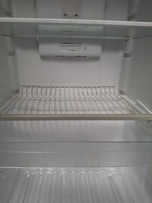 Second-hand Westinghouse 275L Top Mount Fridge - Photo 4)