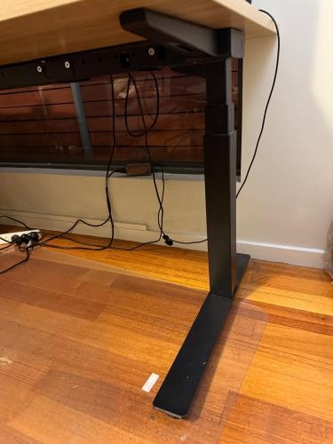 Second-hand Electric Sit-Stand Desk - Photo 4)
