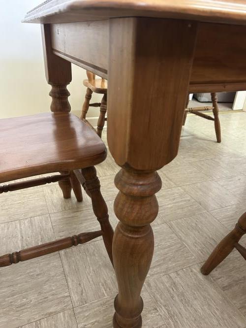 Second-hand Dining Table with 6 Chairs - Photo 4)