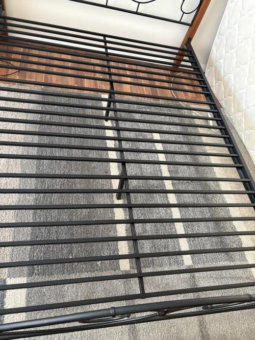 Second-hand Queen Bed Frame - Photo 4)
