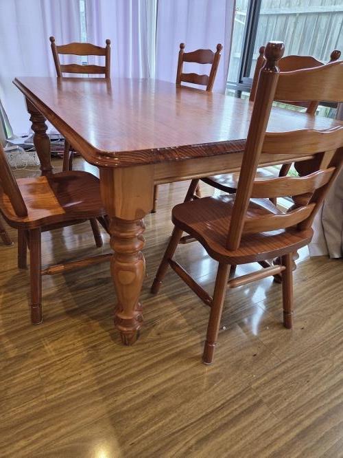 Second-hand Dining Table with 6 Chairs - Photo 4)