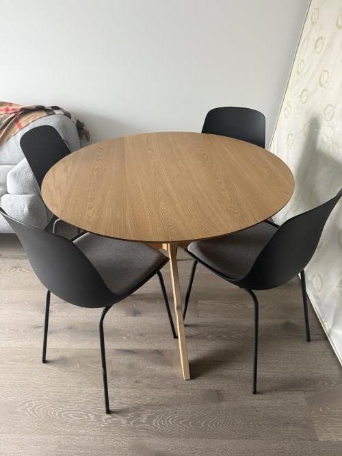 Second-hand Dining Table with 4 Chairs - Photo 4)