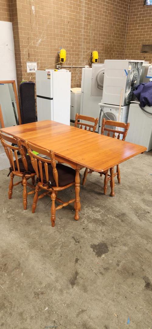 Second-hand Extendable Dining Table with 4 Chairs - Photo 4)