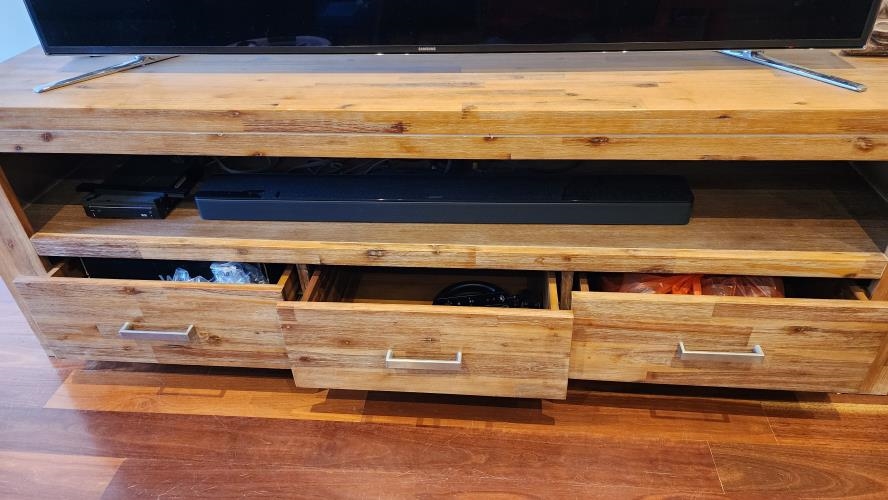 Second-hand Entertainment Unit - Photo 4)