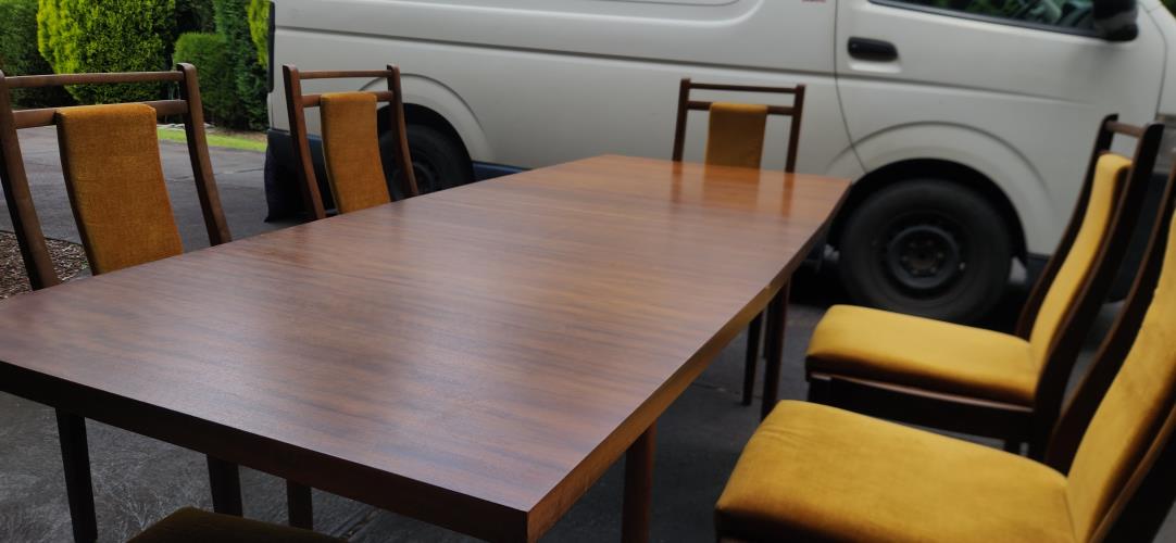 Second-hand Extendable Dining Table with 6 Chairs - Photo 4)