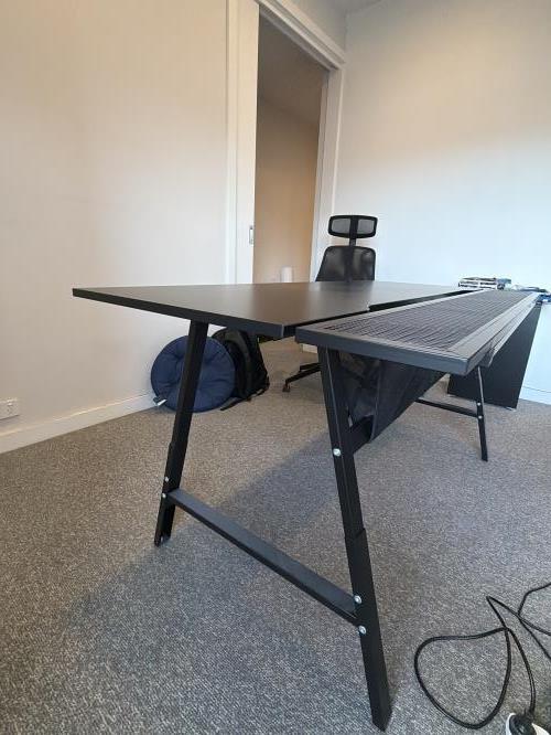 Second-hand IKEA UTESPELARE Gaming Desk - Photo 4)