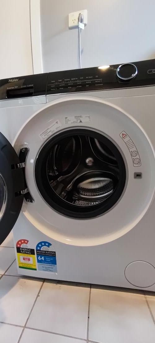 Second-hand Haier 7.5kg Front Load Washing Machine - Photo 4)