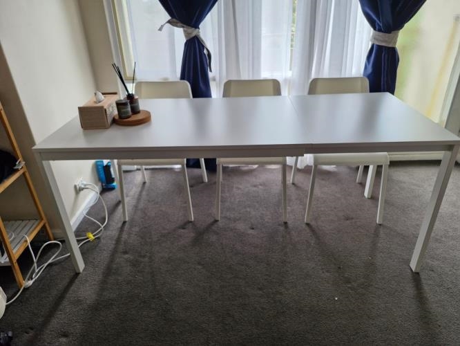 Second-hand IKEA Extendable Dining Table with 4 Chairs - Photo 4)