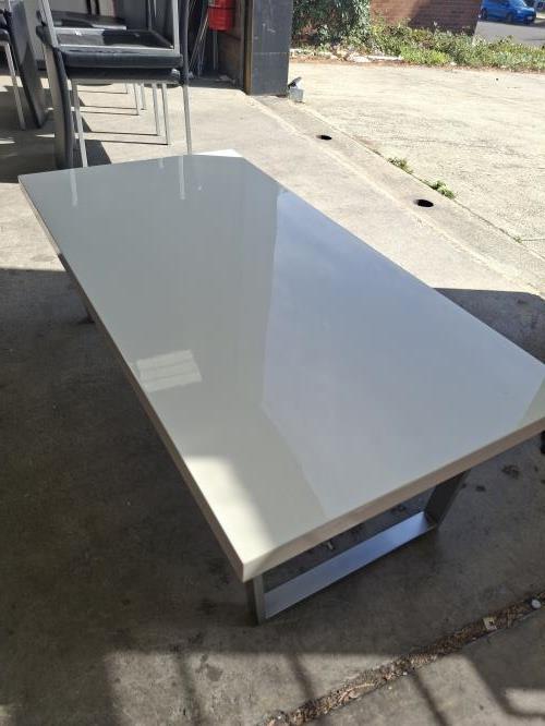 Second-hand Coffee Table - Photo 4)