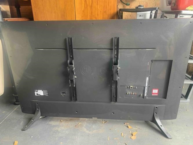 Second-hand LG 55\" Smart TV - Photo 4)