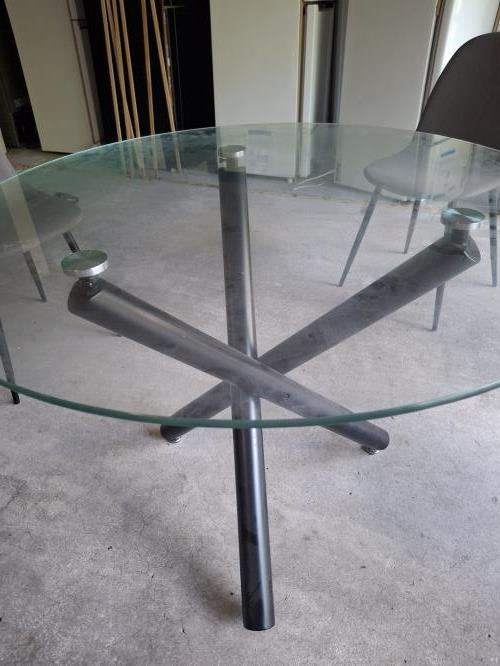 Second-hand Dining Table with 4 Chairs - Photo 4)