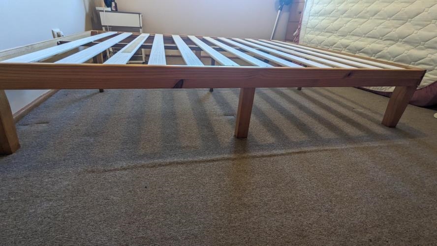 Second-hand Queen Size Bed Frame - Photo 4)