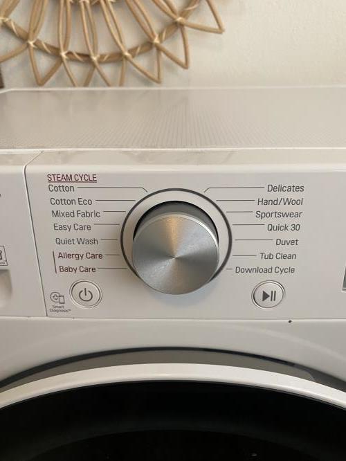 Second-hand LG 7.5kg Front Load Washing Machine - Photo 4)