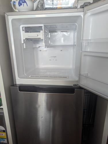 Second-hand Samsung 320L Top Mount Fridge - Photo 4)