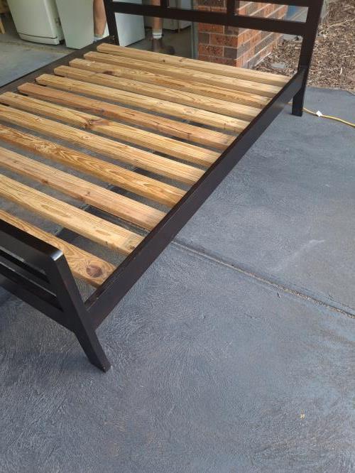 Second-hand Queen Size Bed Frame - Photo 4)
