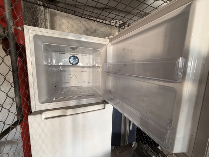 Second-hand Samsung 343L Top Mount Fridge - Photo 4)