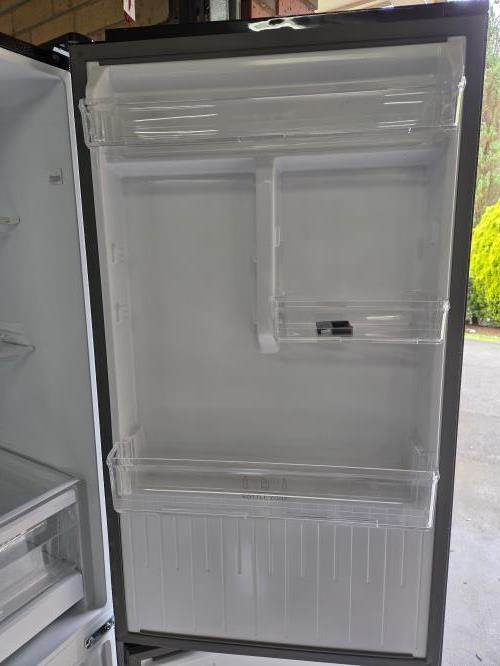 Second-hand Solt 325L Bottom Mount Fridge - Photo 4)