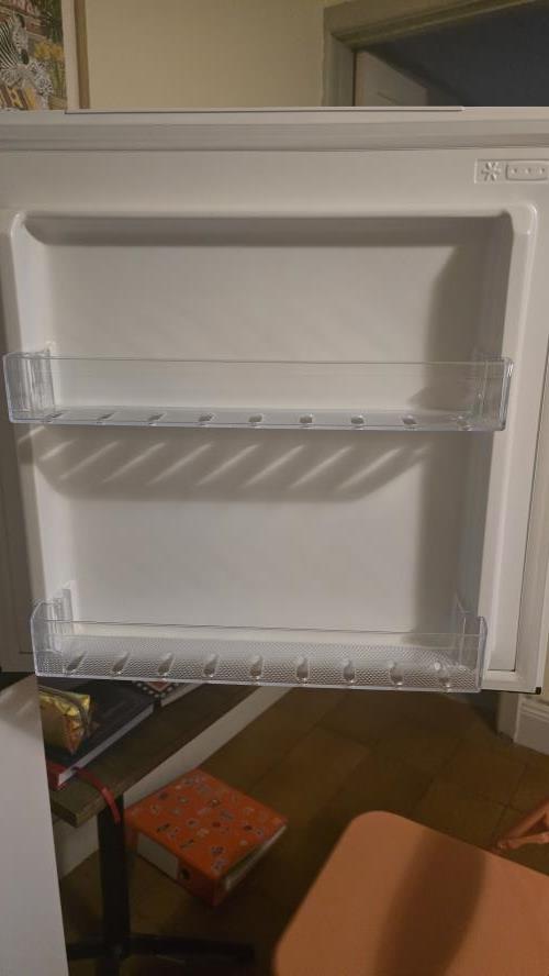 Second-hand Chiq 216L Top Mount Fridge - Photo 4)