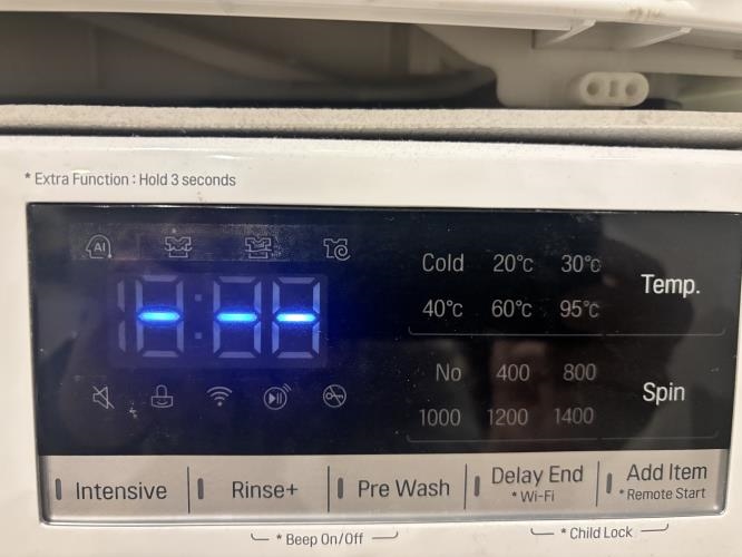 Second-hand LG 9kg Front Load Washing Machine - Photo 4)