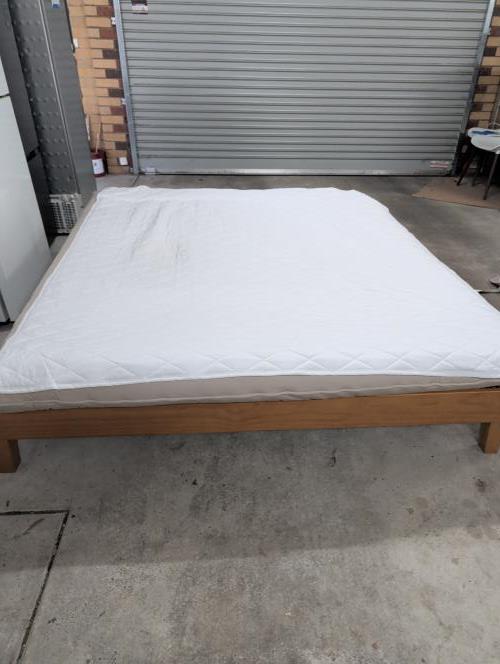 Second-hand King Size Bed Frame with Thin Flexible Mattress - Photo 4)