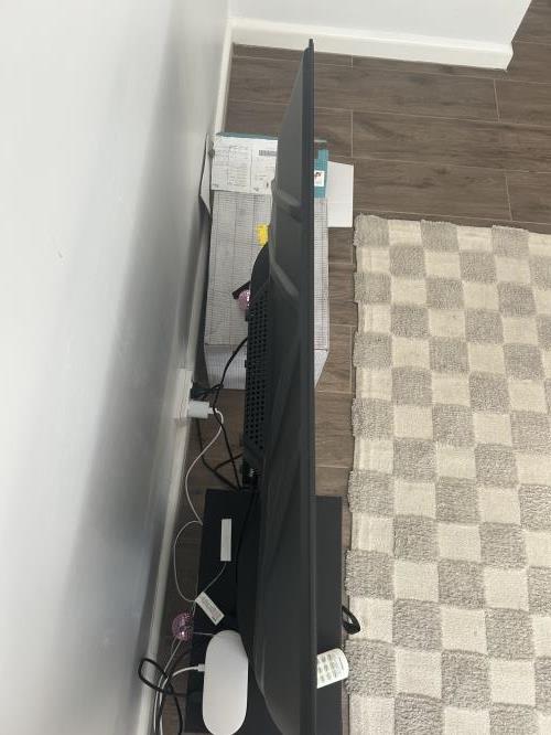 Second-hand Hisense 40\" Smart TV - Photo 4)