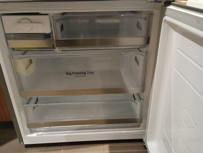 Second-hand LG 420L Bottom Mount Fridge - Photo 4)